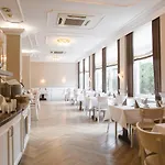 Conventgarten & Restaurant - Direkt Am Nord-ostsee-kanal מלון רנדסבורג