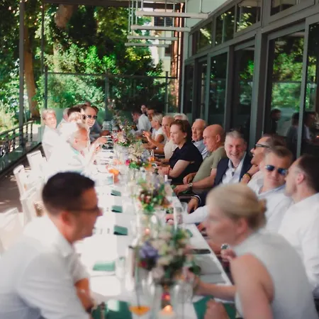 Отель Conventgarten & Restaurant - Am Nord-ostsee-kanal 4*