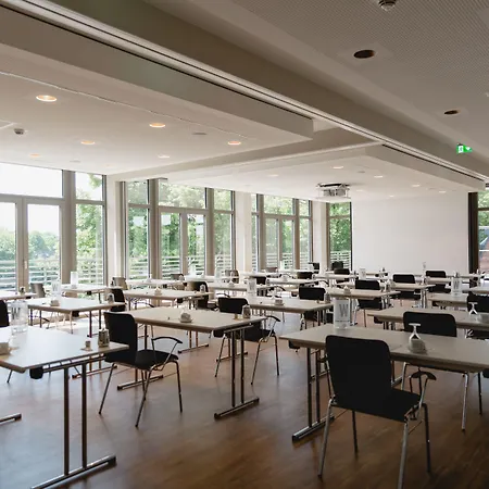 Szálloda Conventgarten & Restaurant - Direkt Am Nord-ostsee-kanal