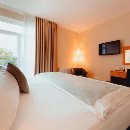 Conventgarten & Restaurant - Direkt Am Nord-ostsee-kanal 4*
